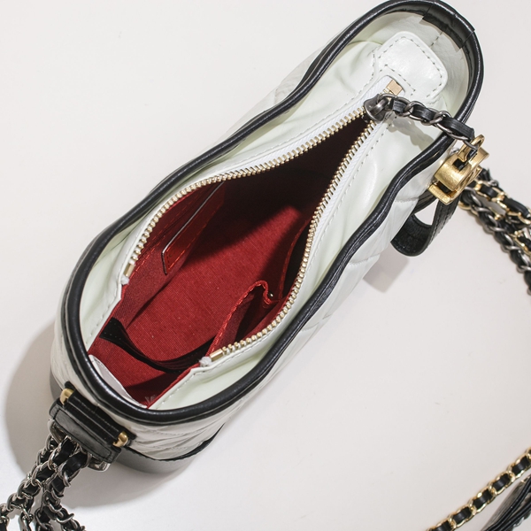 シャネルバッグ着用イメージ